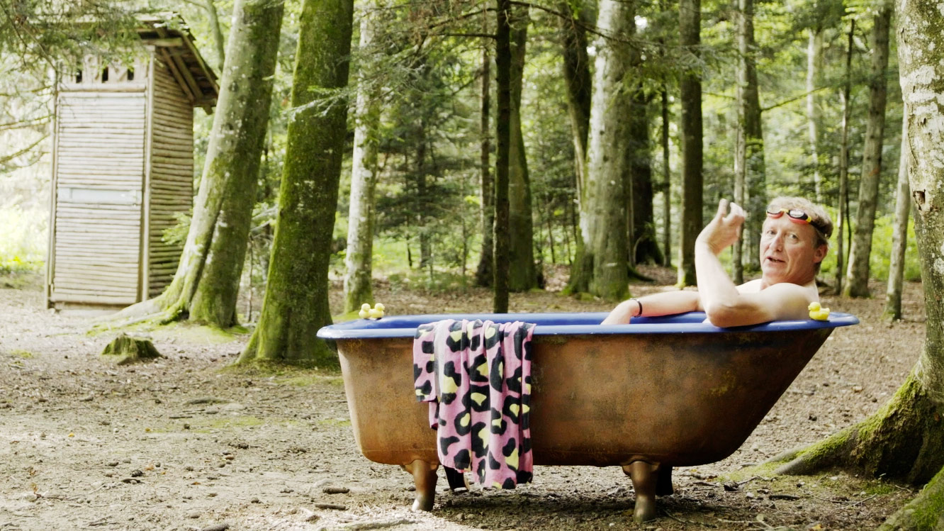 Bertrand Zamofing dans une baignoire – Série notre forêt